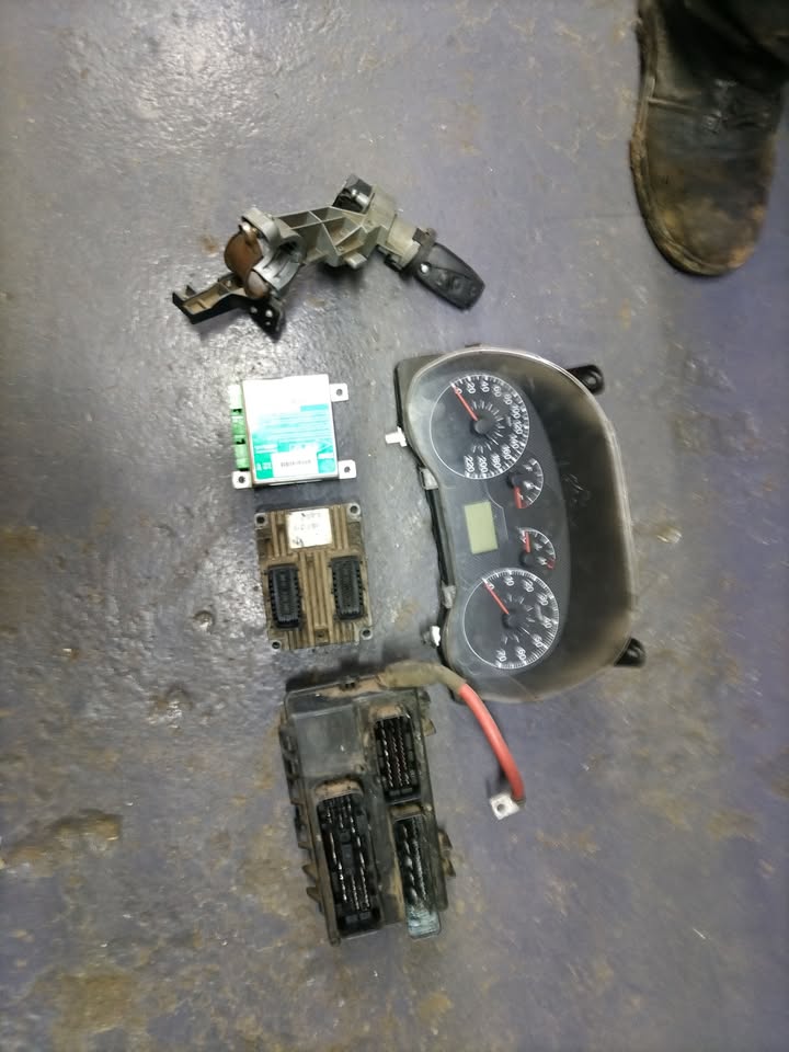 Fiat Punto lockset - Private Seller
