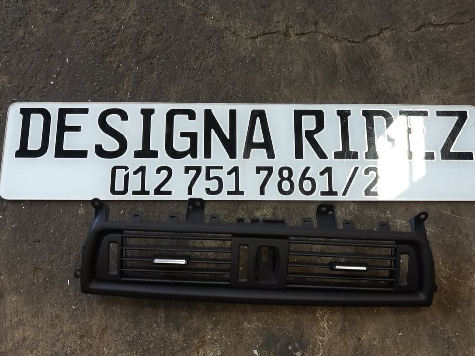 BMW F10 CENTRE DASH AIR VENT NEW AVAILABLE - Private Seller BMW F10 CENTRE DASH AIR VENT NEW AVAILABLE - Private Seller