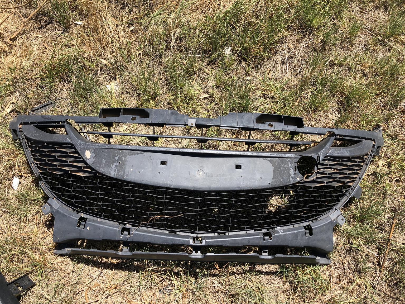 Mazda 3 front bumper Grill - Private Seller Mazda 3 front bumper Grill - Private Seller