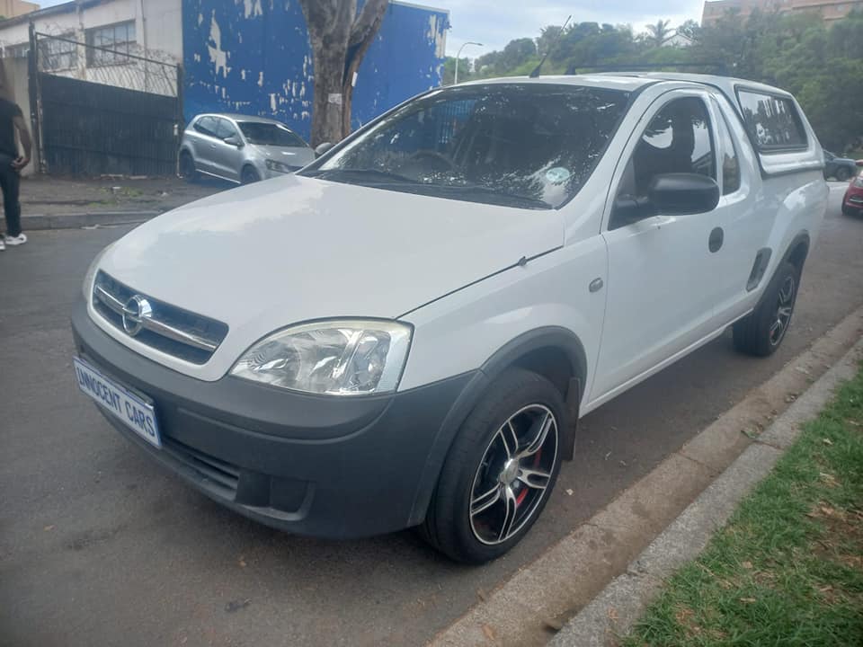 2010 OPEL CORSA BAKKIE 1.4 PETROL, MANUAL, WHITE COLOR, MILEAGE 200000KMS