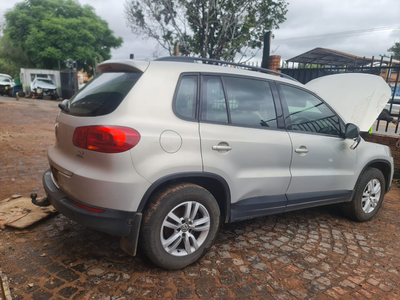 VW TIGUAN 1.4 TSI 2013 STIPPING FOR SPARES - Private Seller VW TIGUAN 1.4 TSI 2013 STIPPING FOR SPARES - Private Seller
