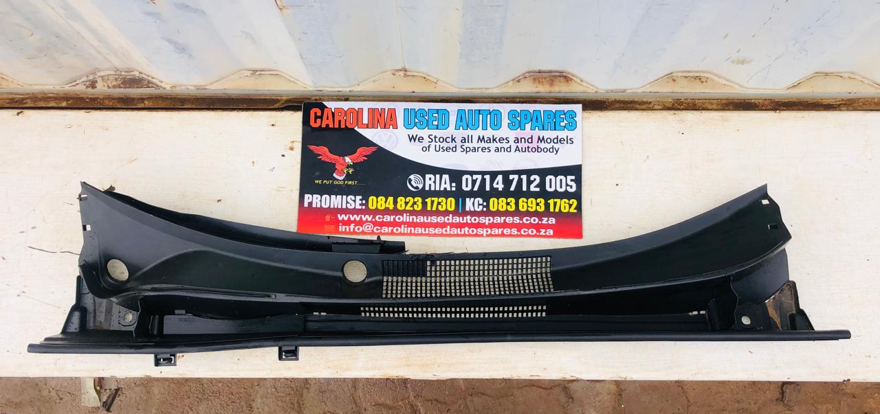 Toyota Rav4 wiper cowling - Private Seller