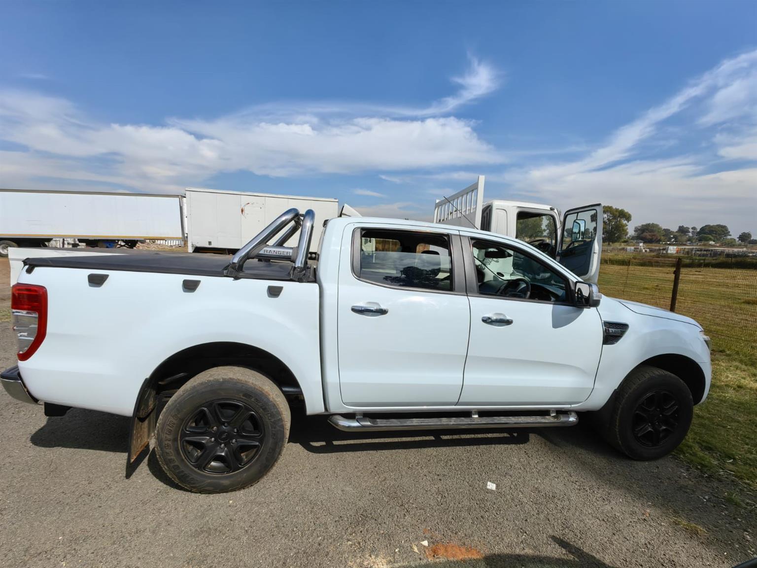 Ford ranger 3.2 XLT 4x2 double cab manual 2013