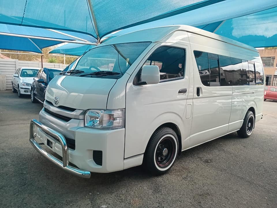 2021 TOYOTA QUANTUM 2.5 MANUAL 16SEATER