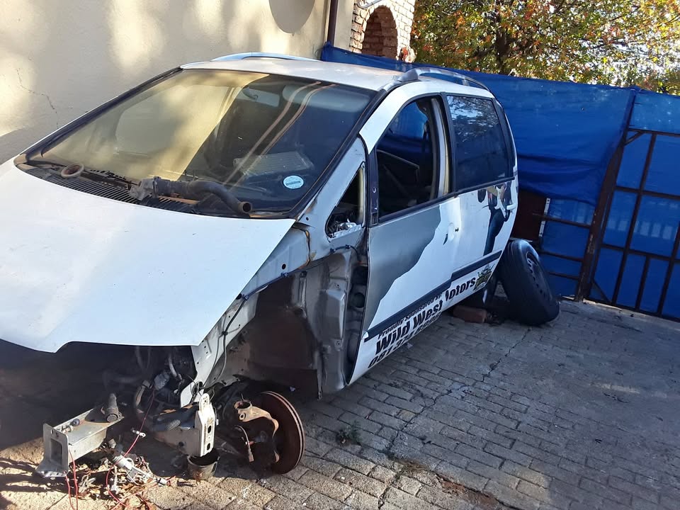 VW SHARAN STRIPPING FOR SPARES - Private Seller VW SHARAN STRIPPING FOR SPARES - Private Seller
