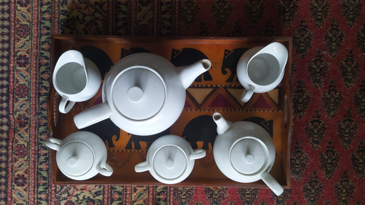 56 PIECE ARZBERG GERMANY CROCKERY SET 56 PIECE ARZBERG GERMANY CROCKERY SET