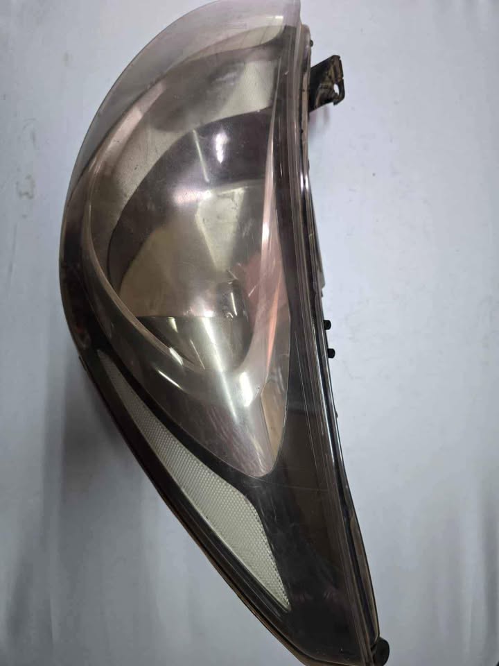 2011 up Hyundai accent left headlight for sale @ circle 7 used parts - Private Seller 2011 up Hyundai accent left headlight for sale @ circle 7 used parts - Private Seller