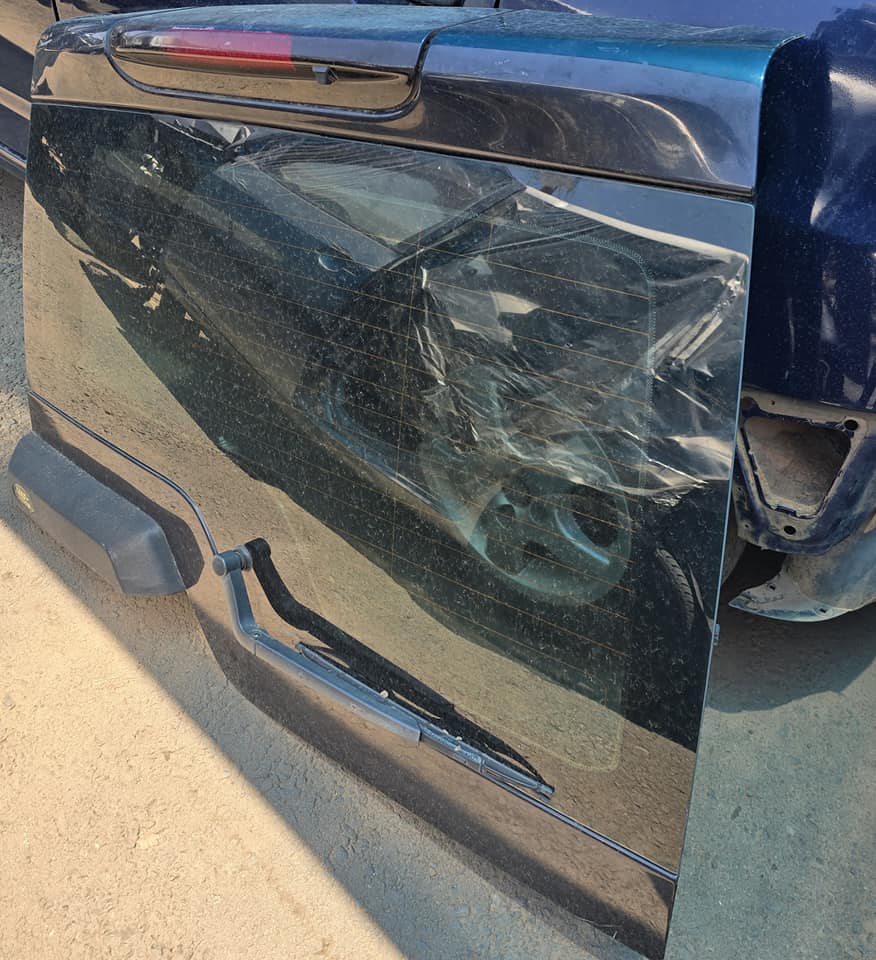 Land Rover Discovery 3/4 Boot Lid - Private Seller Land Rover Discovery 3/4 Boot Lid - Private Seller