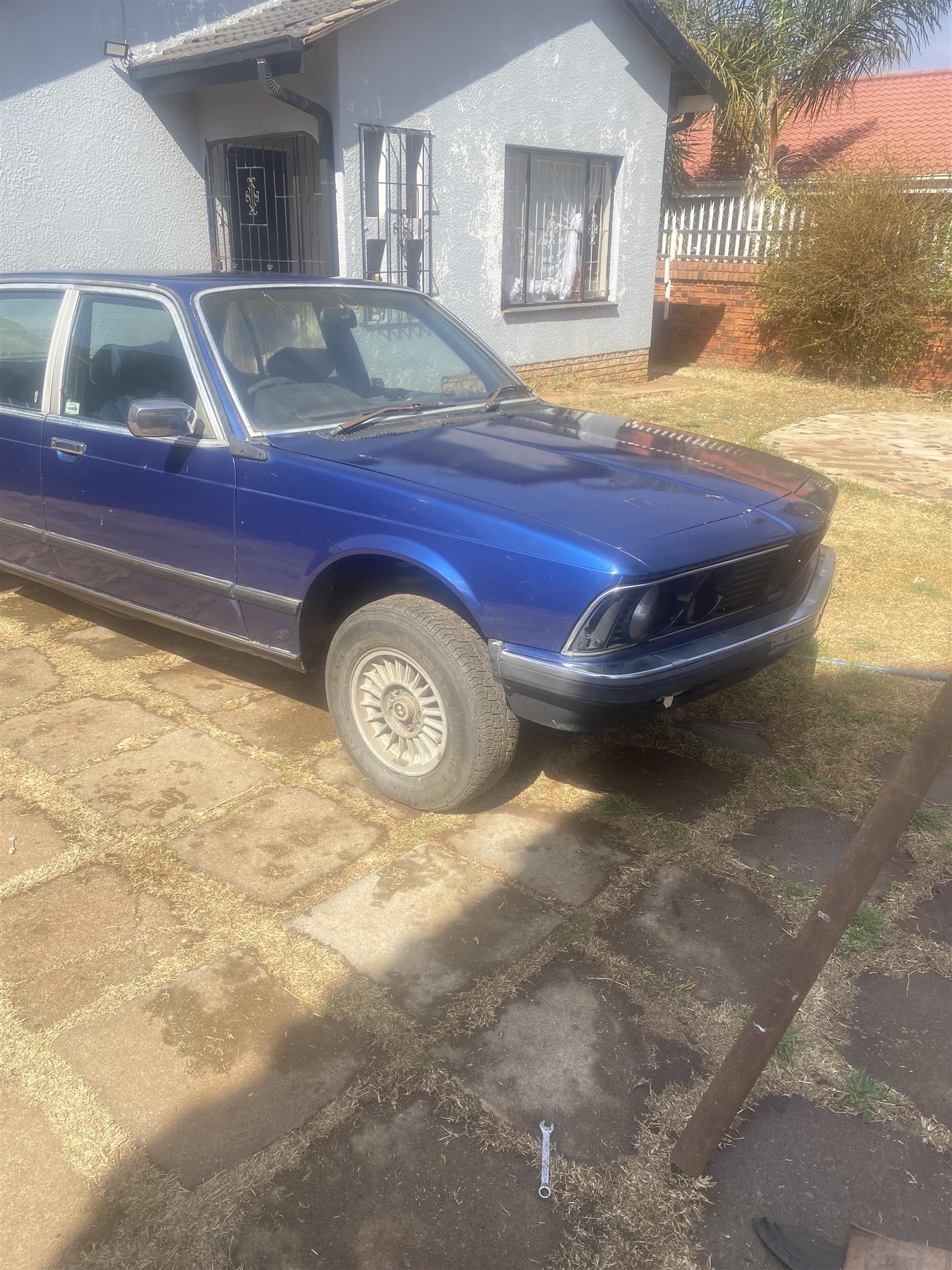BMW 733i