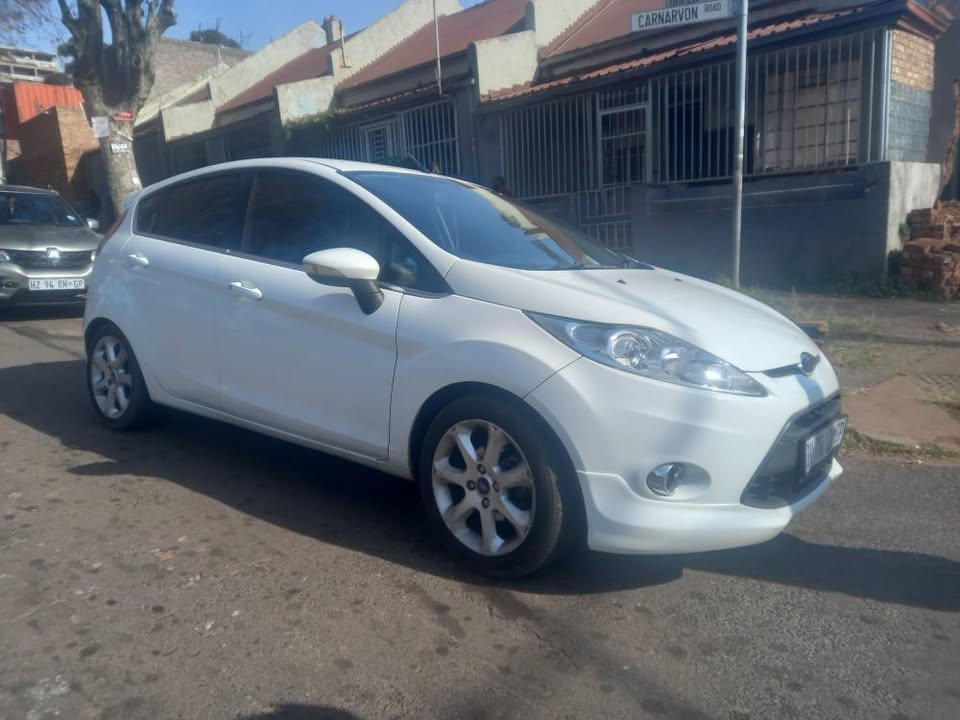 2012 Ford Fiesta 1.6 Petrol, Manual, White, 92000km R90,000 Leather seats