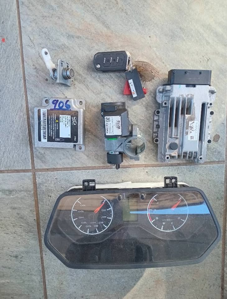 2020 Mahindra Scorpio mhawk 2.2 S6 lock set for sale