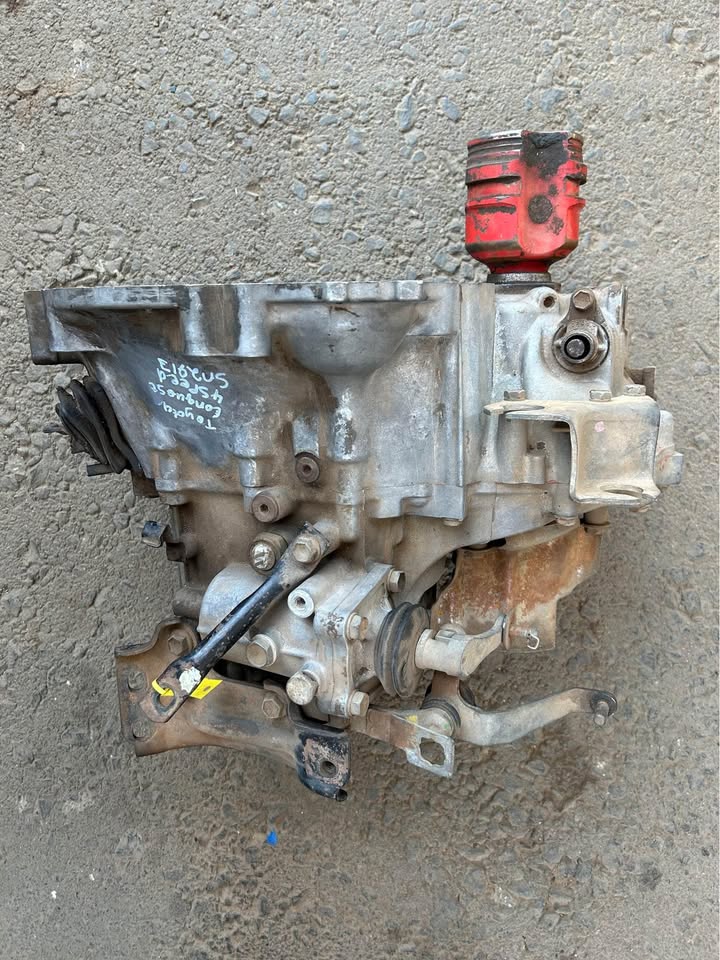 Toyota Conquest 4 Speed Transmission For Sale @Circle 7 Used Parts Call or WhatsApp - Private Seller