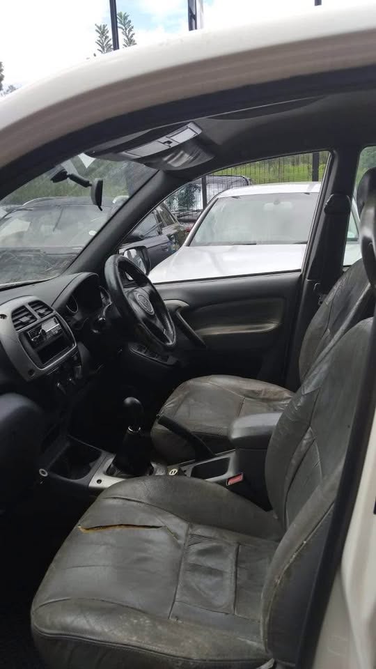 2001 RAV 4 FOR SPARES - Private Seller 2001 RAV 4 FOR SPARES - Private Seller