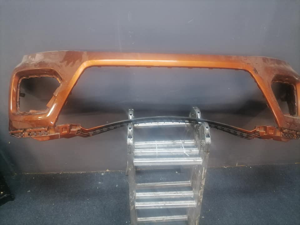 Suzuki Grand Vitara breezer orange bumper DM or contact number in the description for assistance - Private Seller
