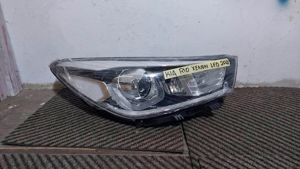 Kia Rio xenon headlight 2021 - Private Seller Kia Rio xenon headlight 2021 - Private Seller
