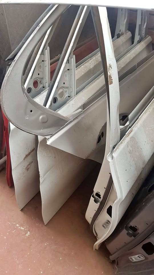 Bmw f10 5 series doors to clear - Private Seller Bmw f10 5 series doors to clear - Private Seller