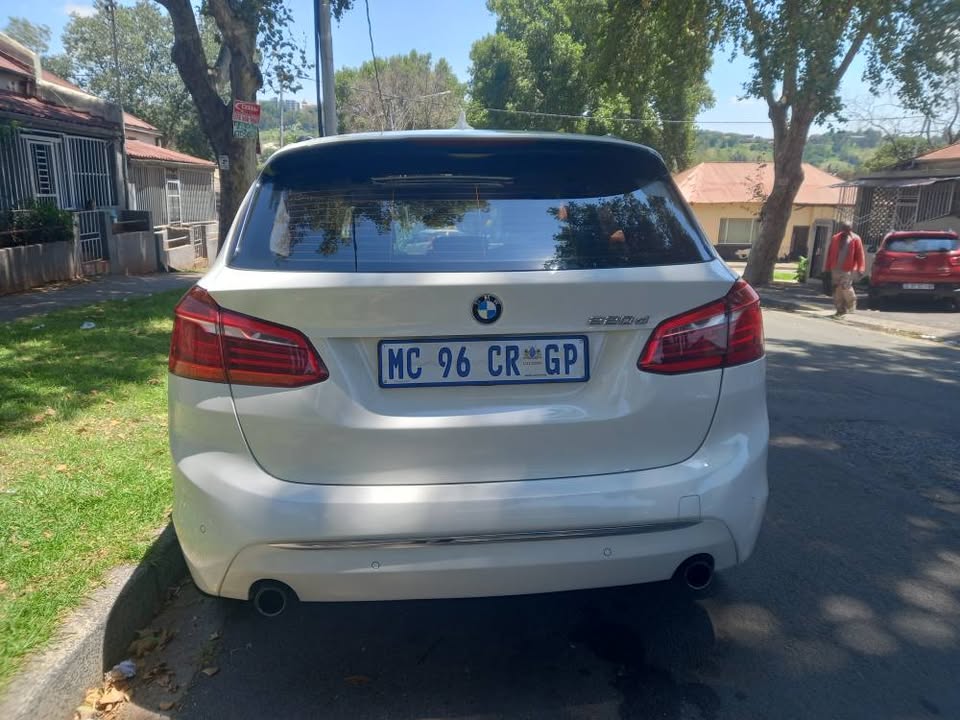 2015 BMW 220d Diesel, 2 Series ACTIVE TOURER, Automatic, White Color, Mileage 90000km