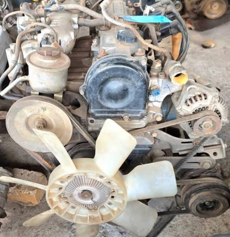 Toyota crassida eng code 1G 2.0L engine for sale WhatsApp or cell
