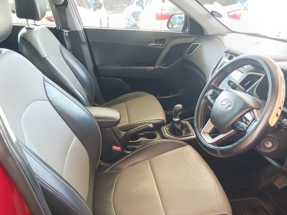 2017 HYUNDAI CRETA 1.6 EXECUTIVE Transmission: Manual Mileage: 114000km Fueltype: Petrol Maroon