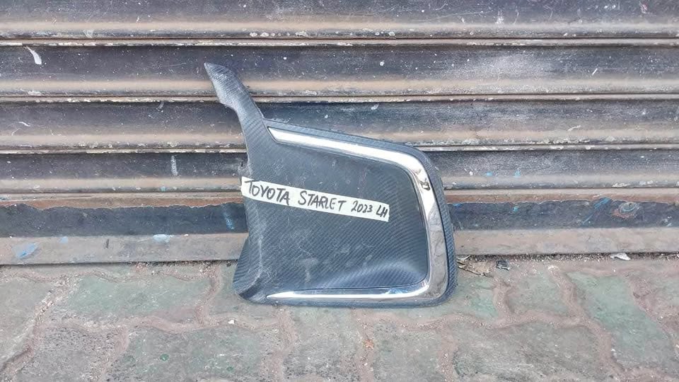 Toyota Starlet fog light cover 2923 - Private Seller Toyota Starlet fog light cover 2923 - Private Seller