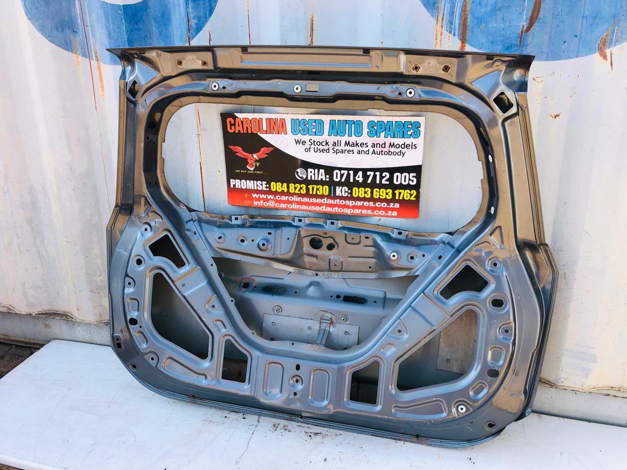 Mahindra XUV500 facelift tailgate (2015-2019) - Private Seller