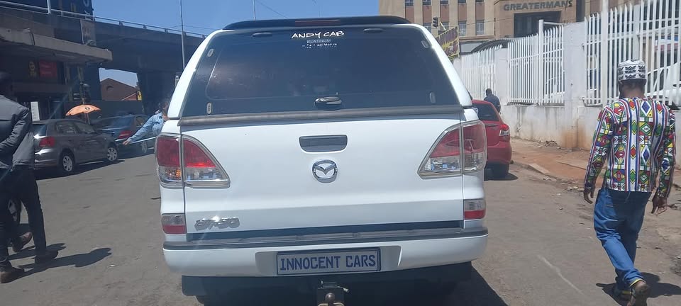 2014 MAZDA BT 50 2.5 PETROL, MANUAL TRANSMISSION, WHITE COLOUR, MILEAGE