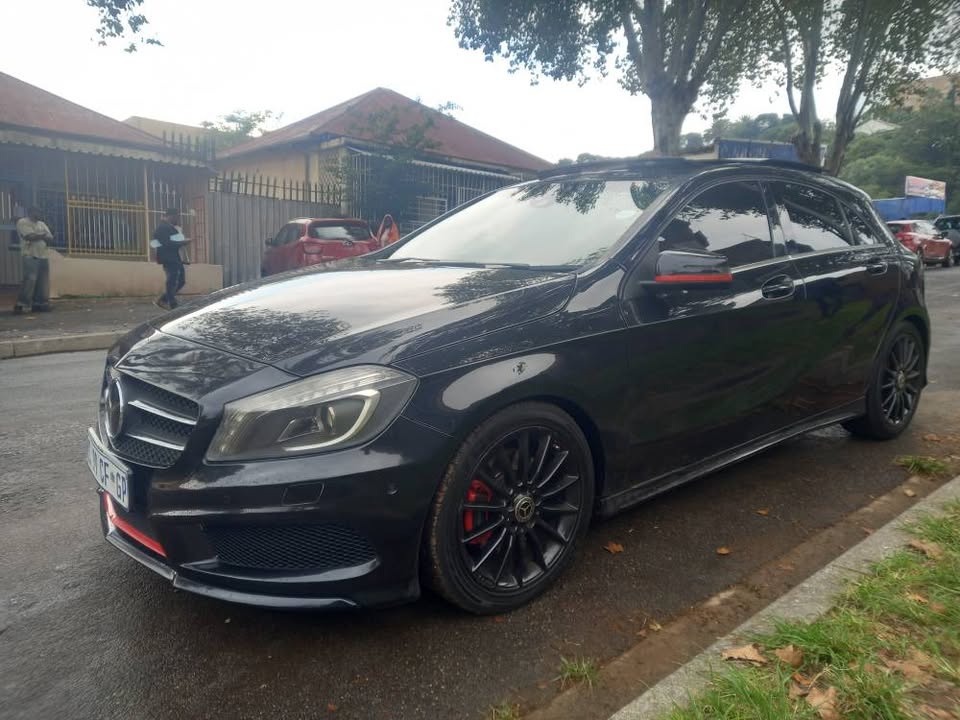 2015 Mercedes Benz A220D CDI  Automatic, Diesel AMG, Black,76000kms, Sunroof, Reverse Camera.