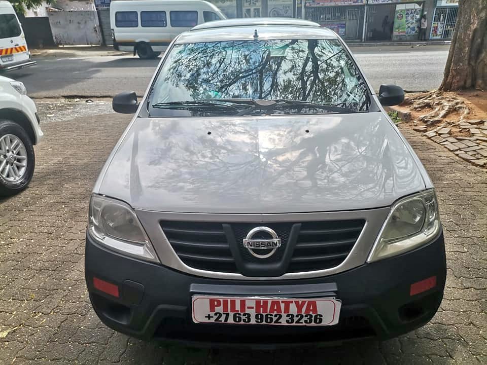2015 NISSAN NP200 1.6 CANOPY MANUAL