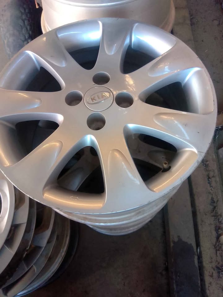 Kia mags - Private Seller
