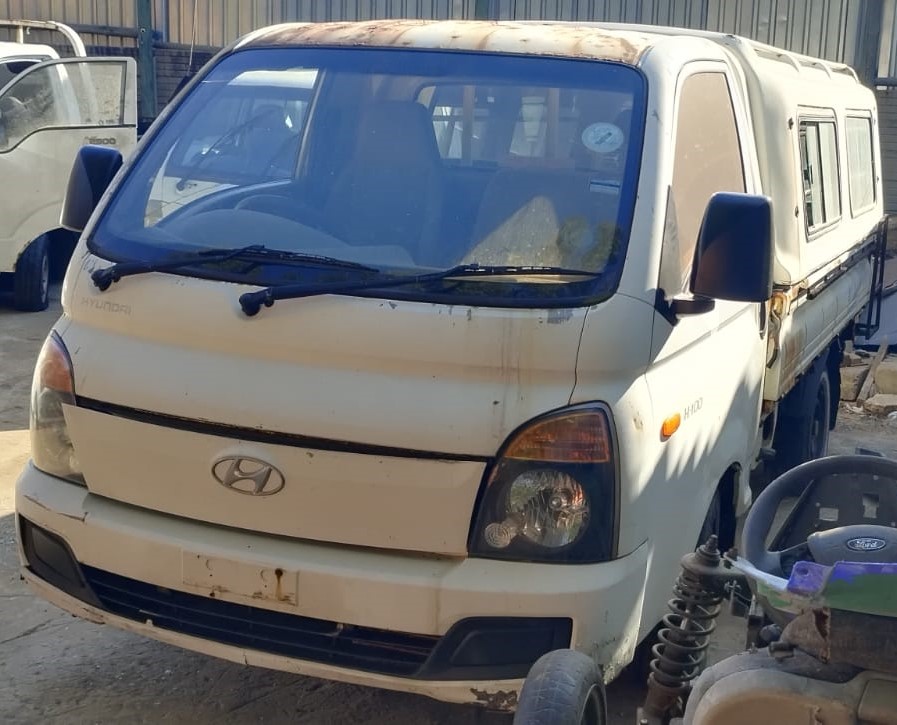 2009 HYUNDAI H100 2.6 DIESEL MANUAL STRIPPING FOR SPARES