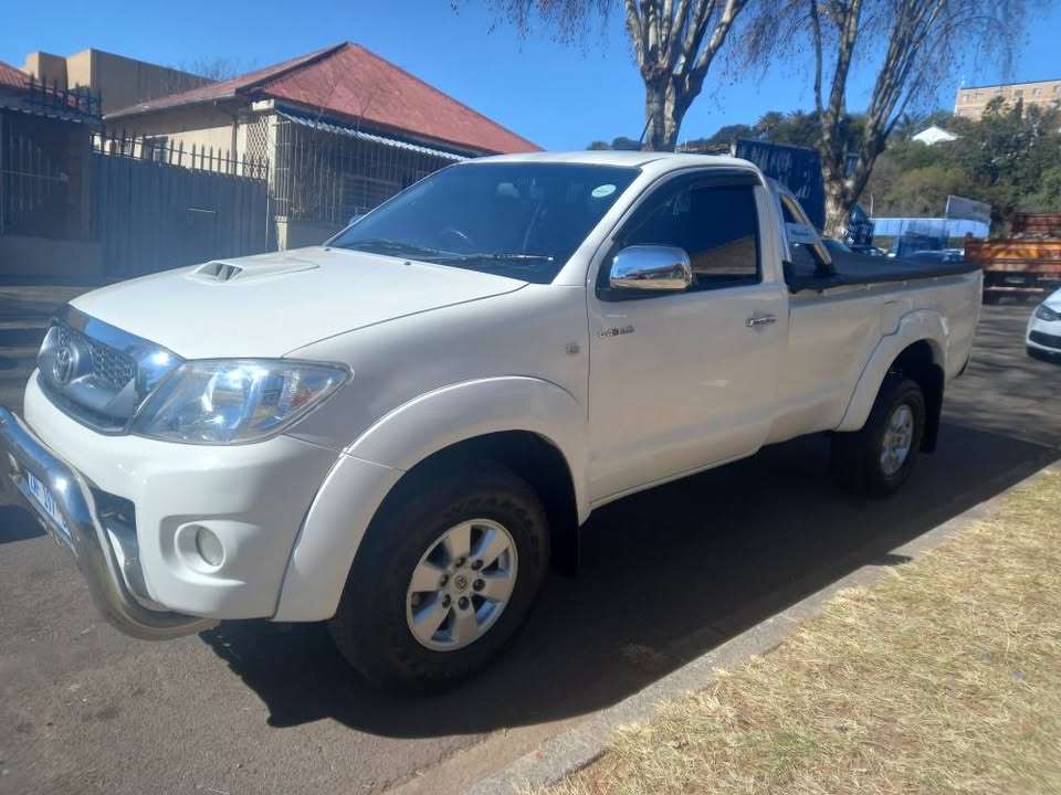 2010 Toyota Hilux 3.0 D4D DIESEL, SINGLE CAB, Manual, WHITE, Leather Seat 92000kms