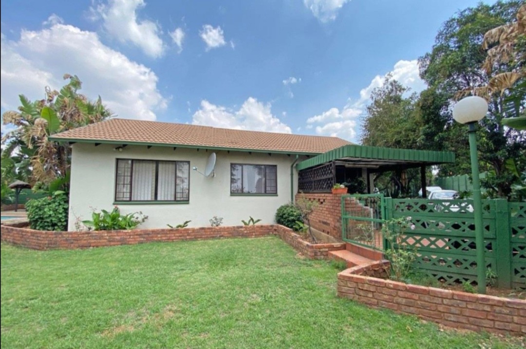 House For Sale in Alberton North