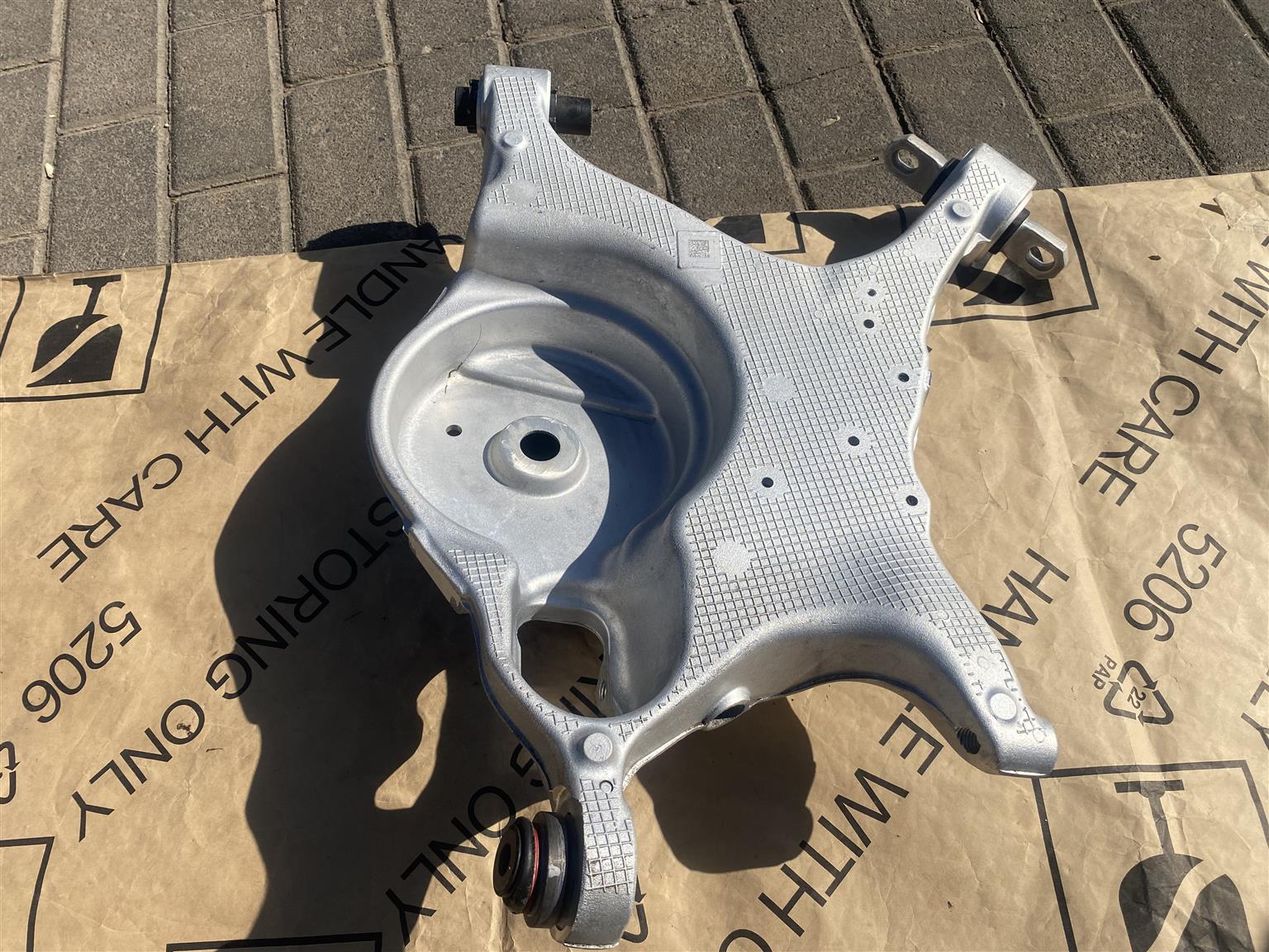 2024 VOLVO XC60 RIGHT REAR LOWER CONTROL ARM FOR SALE. BRAND NEW