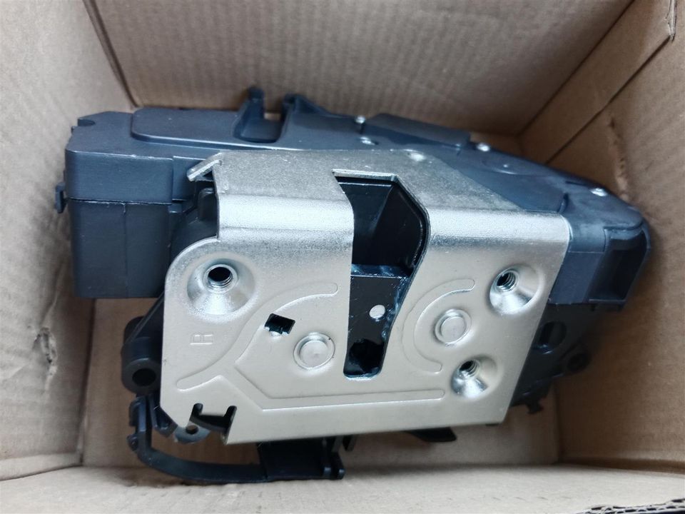 Ford Ranger T6 D/c 7 pin Door locks - Private Seller Ford Ranger T6 D/c 7 pin Door locks - Private Seller