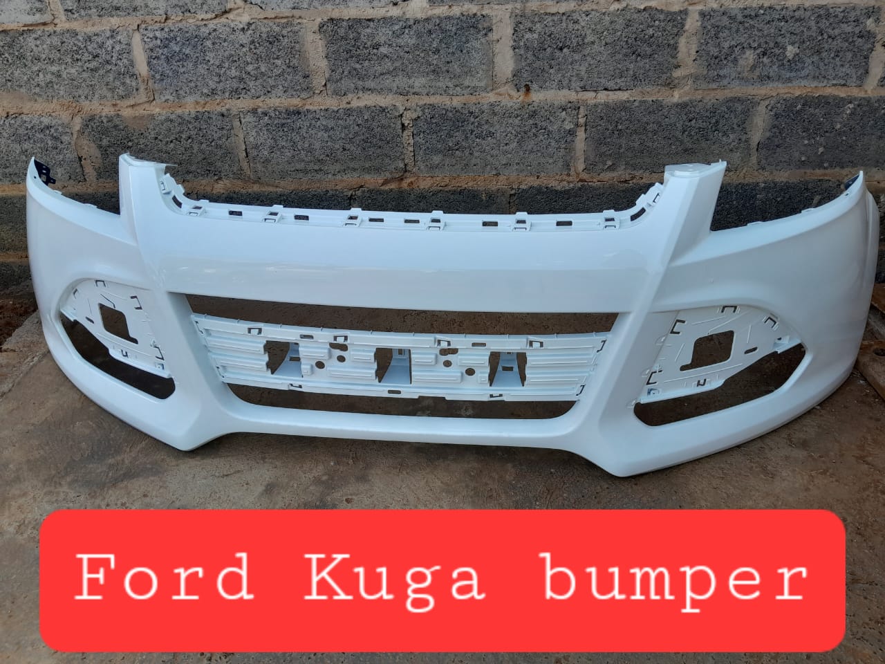 Ford KUGA Front Bumper and Right Side Headlight - Private Seller Ford KUGA Front Bumper and Right Side Headlight - Private Seller