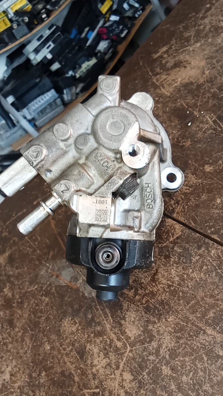 Bmw F30 B47 engine high pressure disiel pump - Private Seller Bmw F30 B47 engine high pressure disiel pump - Private Seller