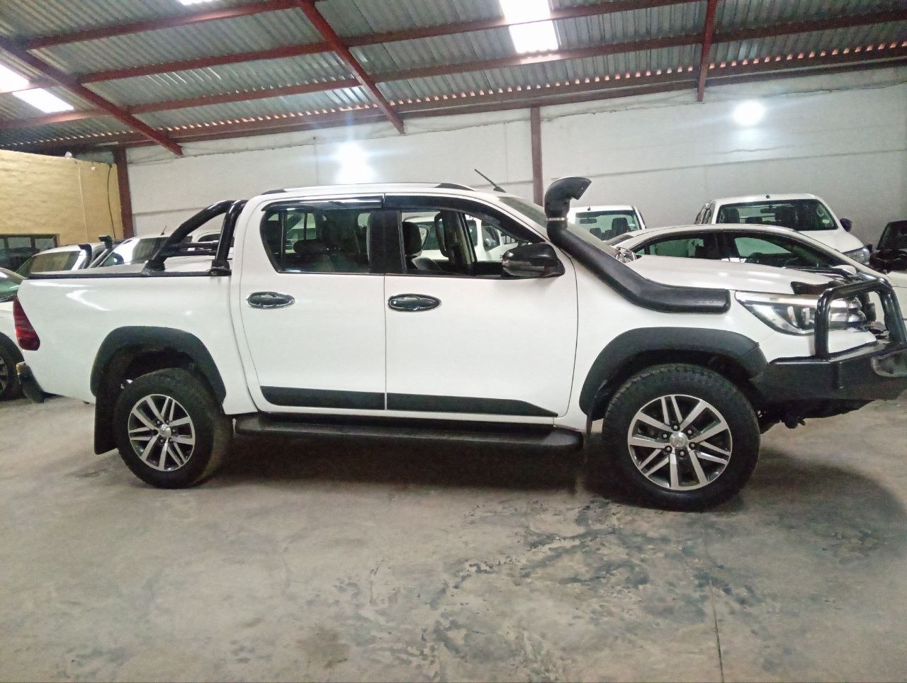 Used 2017 Toyota Hilux 2.4GD-6 double cab 4x4 SRX - Private Seller Used 2017 Toyota Hilux 2.4GD-6 double cab 4x4 SRX - Private Seller
