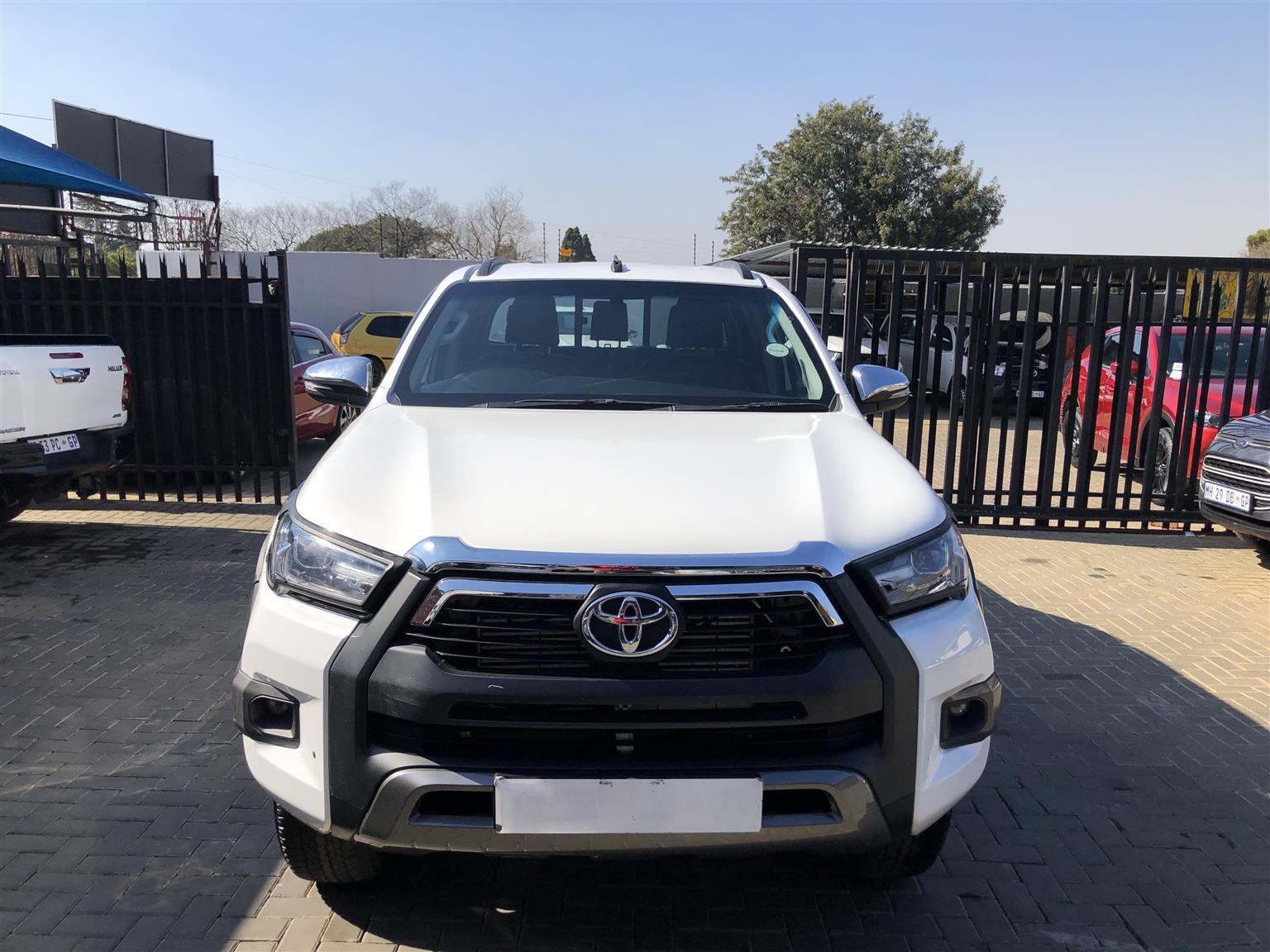 Used 2022 Toyota Hilux 2.8GD-6 double cab 4x4 Raider auto - Private Seller Used 2022 Toyota Hilux 2.8GD-6 double cab 4x4 Raider auto - Private Seller