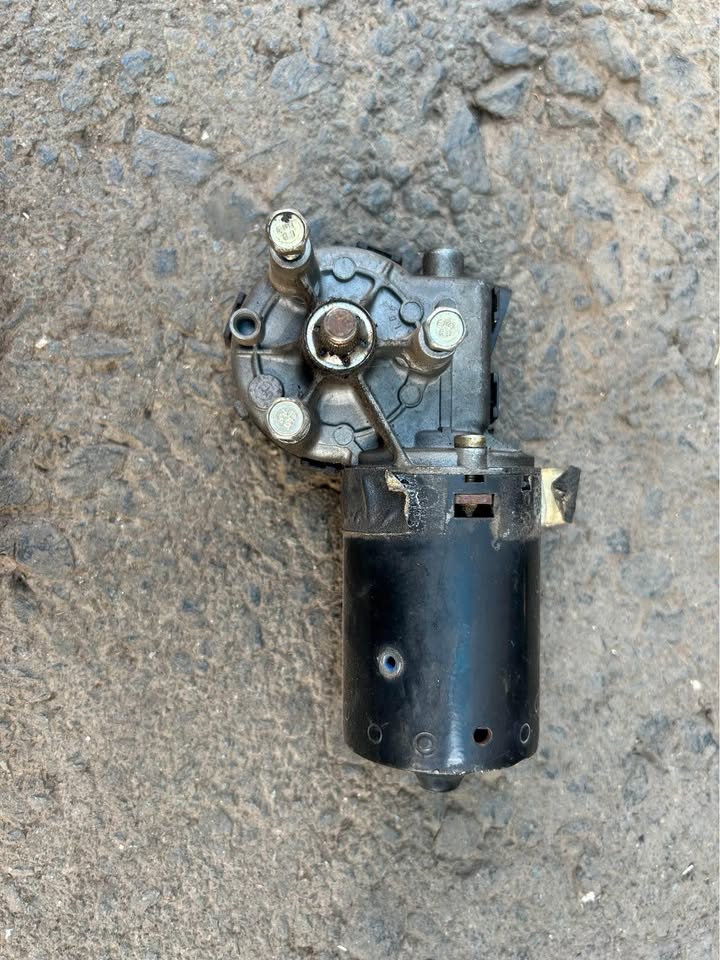 Opel Corsa Gamma Front Window Wiper Motor - Private Seller