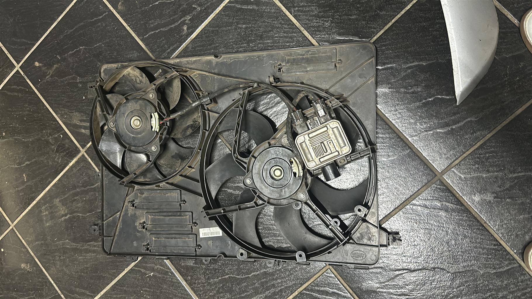 Radiator FAN Land Rover Discovery Sport Range Rover Evoque - Private Seller