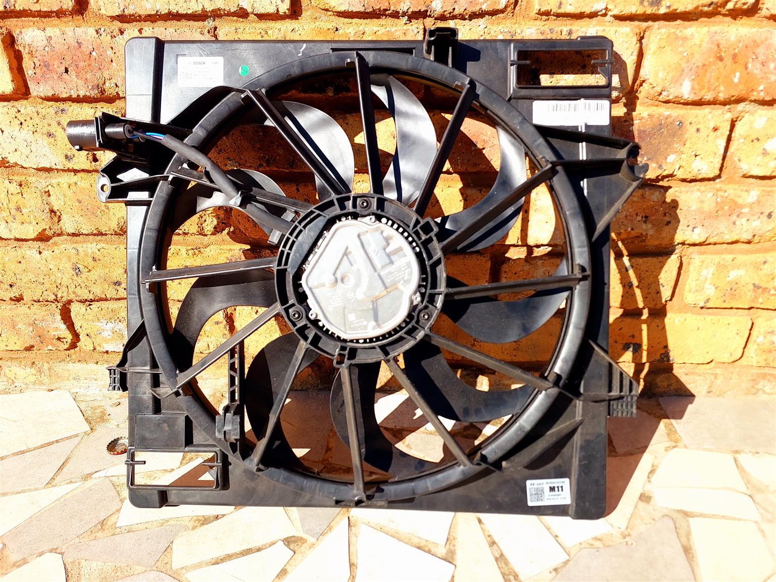 KIA SORENTO RADIATOR FAN FOR SALE PERFECTLY FINE - Private Seller