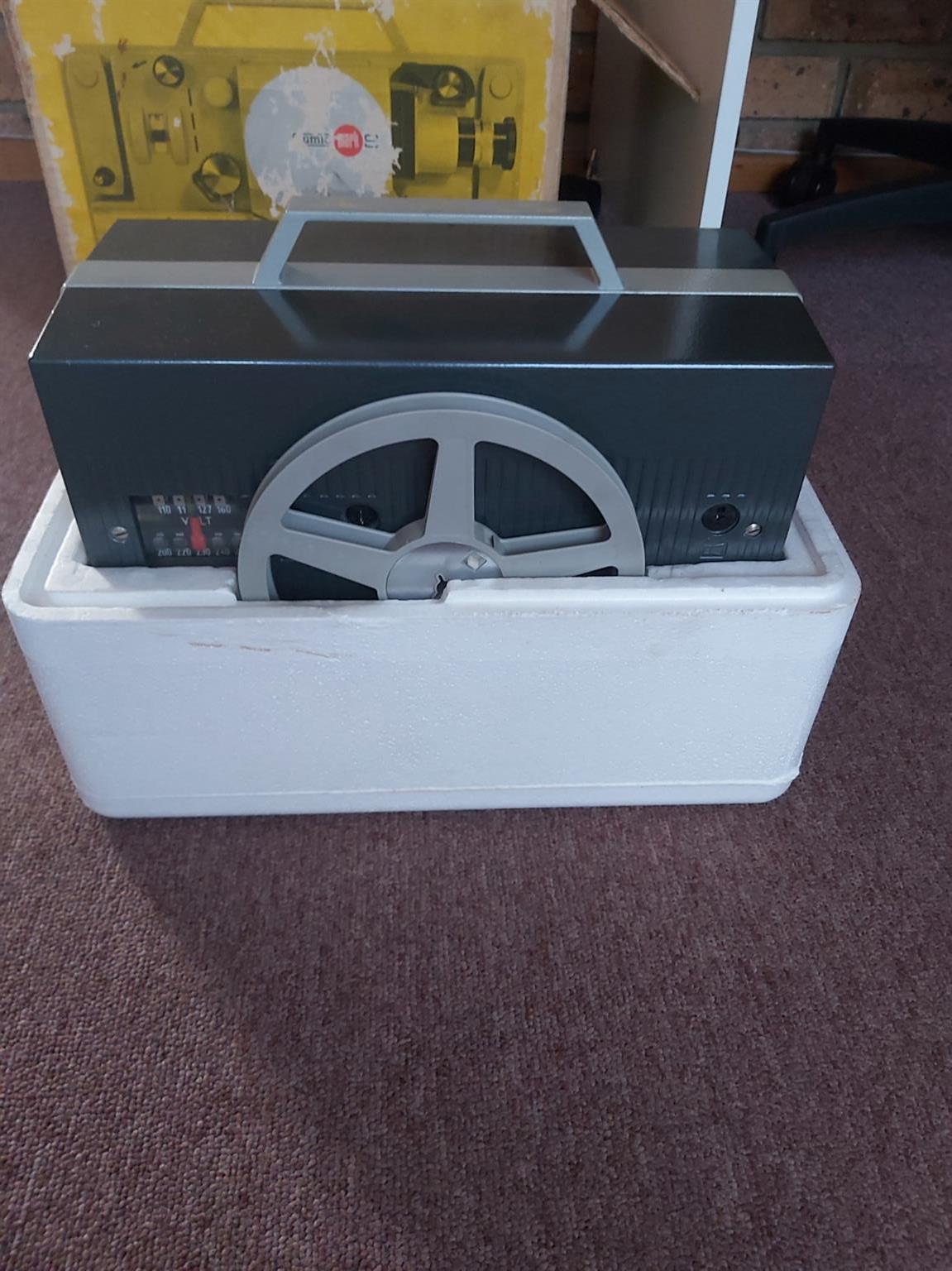 VINTAGE EUMIG MARK S PROJECTOR & BRILLAINT SCREEN FOR SALE