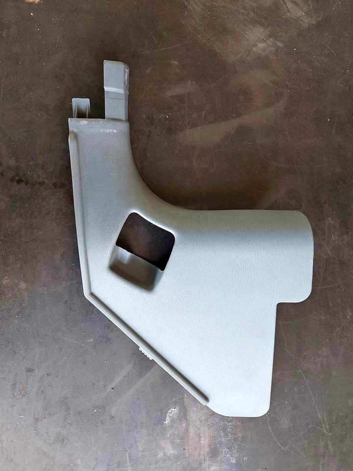 Used Jeep Cherokee KJ Passenger side Footwell Side Kick Panel P/N 5GE67TRMA Used Jeep Cherokee KJ Passenger side Footwell Side Kick Panel P/N 5GE67TRMA