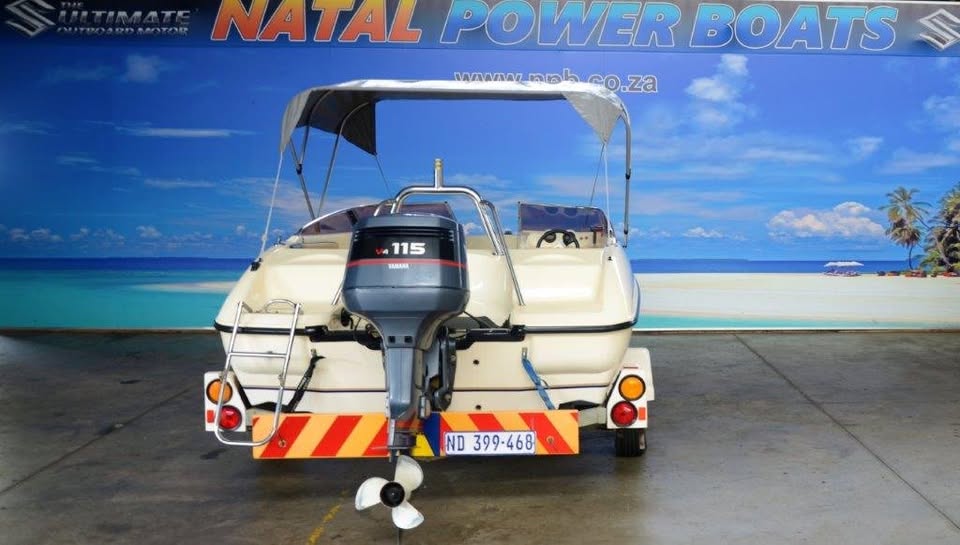 2010 FAZER  16 FT BOWRIDER