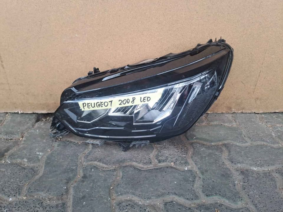 2008 Peugeot LED headlight - Private Seller 2008 Peugeot LED headlight - Private Seller
