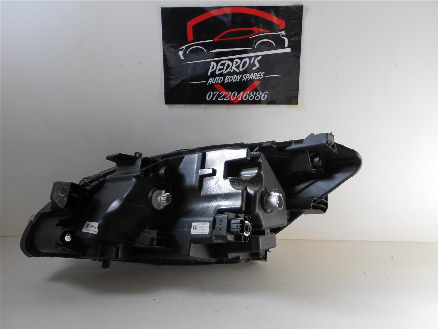 Suzuki Ciaz Right Headlight - Private Seller Suzuki Ciaz Right Headlight - Private Seller