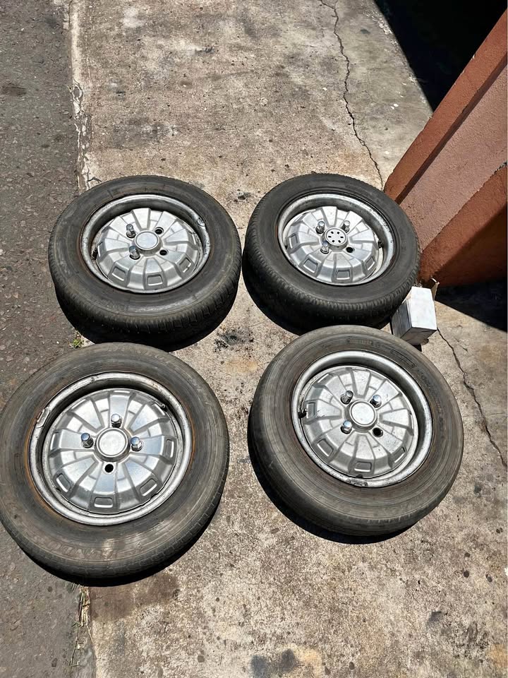 Mini GTS Original Standard Wheels & Hub Caps