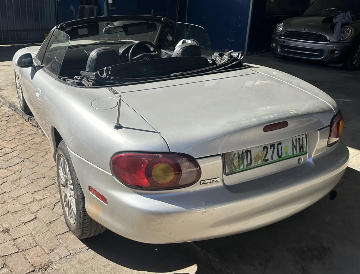 Used 2000 Mazda MX-5 1.8i soft-top - Private Seller Used 2000 Mazda MX-5 1.8i soft-top - Private Seller