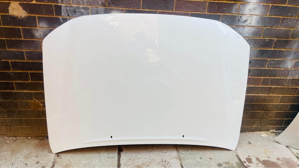 Toyota Hilux D4D bonnet - Private Seller Toyota Hilux D4D bonnet - Private Seller