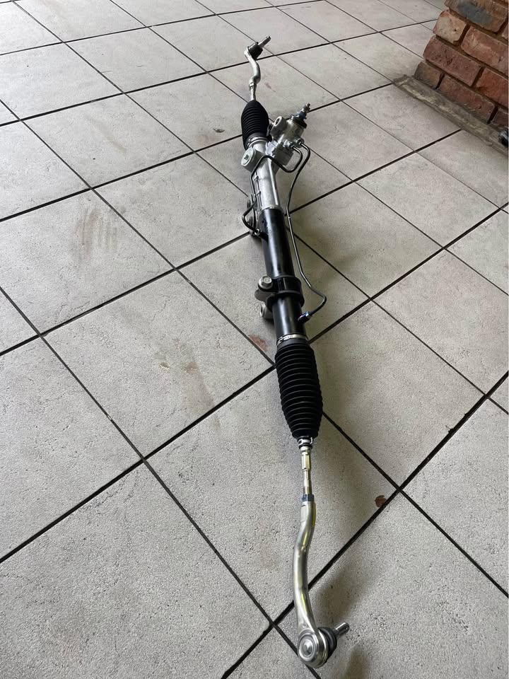 Nissan Navara steering Rack